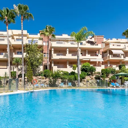 Vivi Homes - Toscana Luxury, Views, Pool & Terrace Apartman *