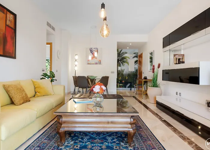 Vivi Homes - Toscana Luxury, Views, Pool & Terrace